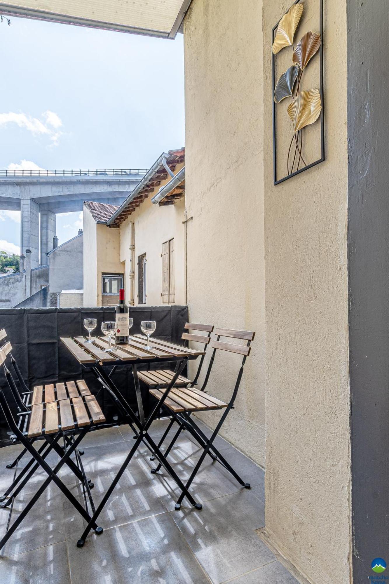 1 Studio & 4 Appts - 1 A 4 Lits - 1 A 7 Pers - 1 Immeuble - Confort, Flexibilite ------ English - 1 Studio & 4 Apts - 1 To 4 Beds - 1 To 7 Guests - Same Building - Comfort, Flexibility Hayange 外观 照片